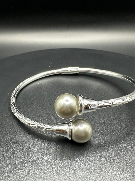 Overleap bangles