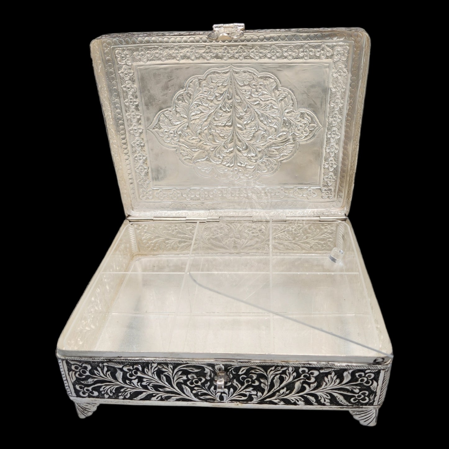 925 Antique Silver Nakshi  Dryfruit Box.