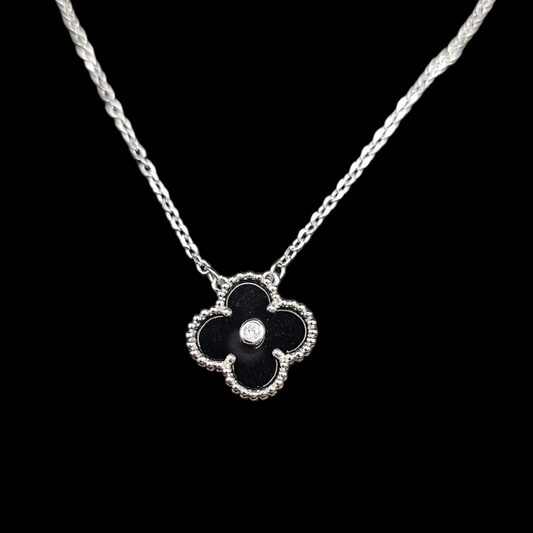 Four clover leaf pendant Necklace