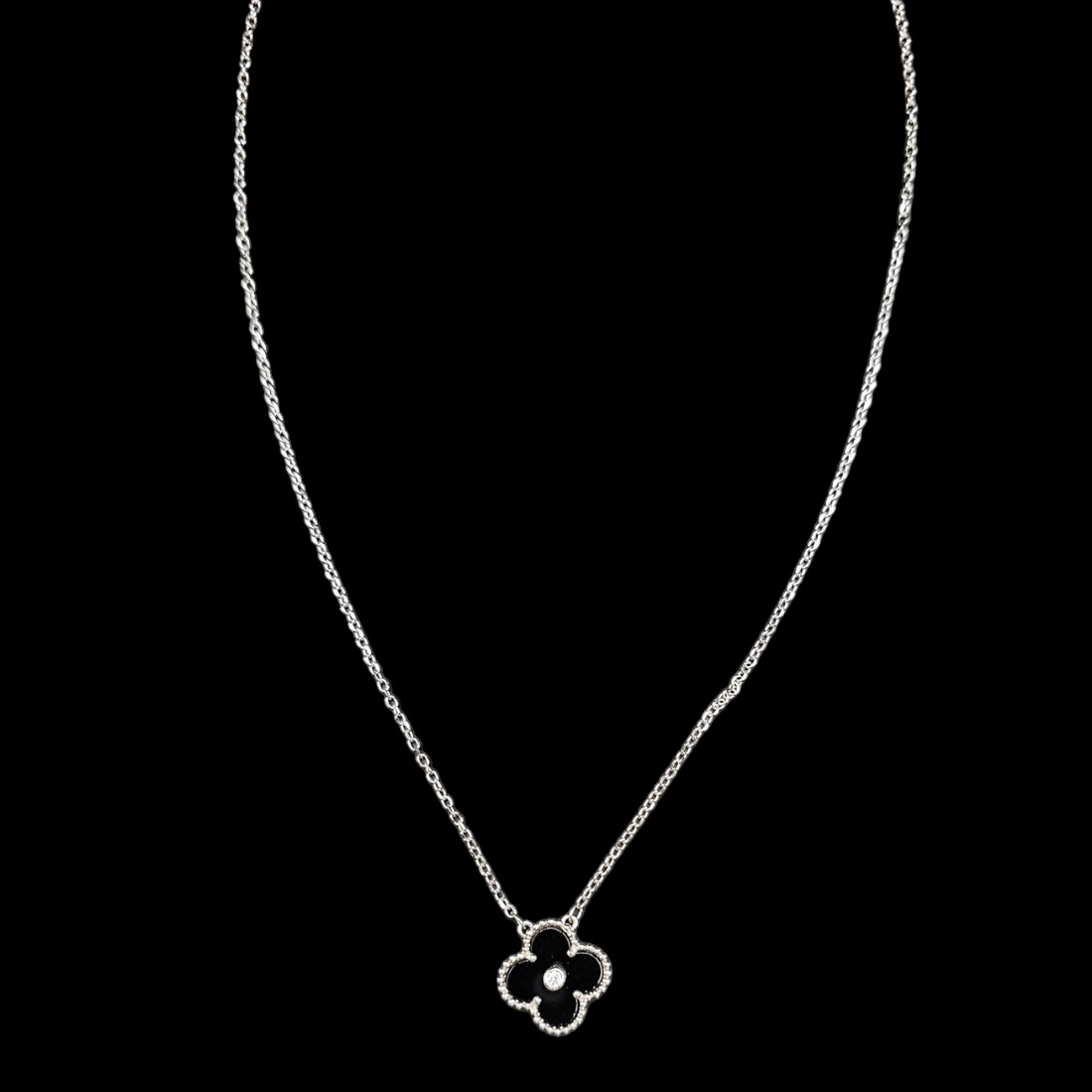 Four clover leaf pendant Necklace