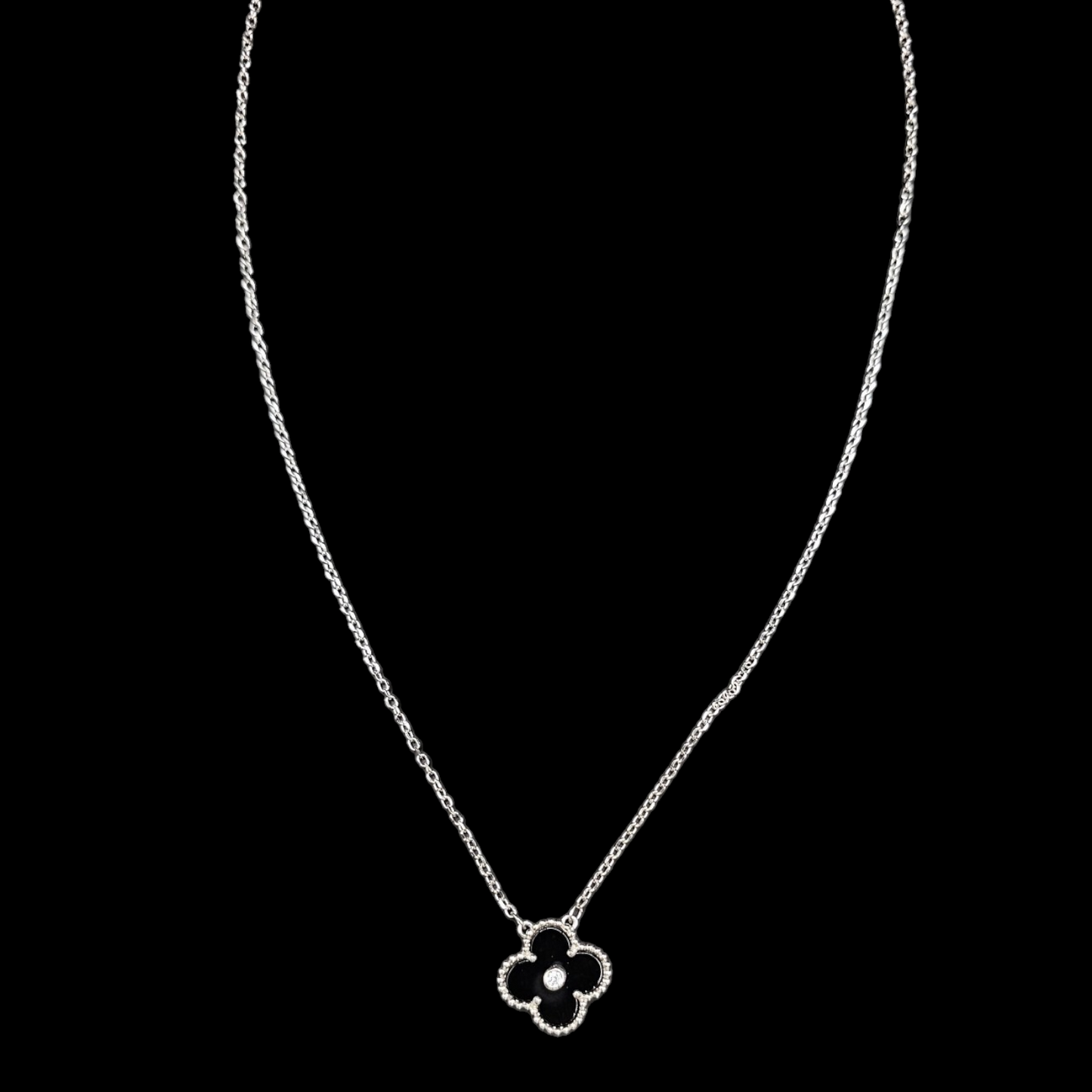 Four clover leaf pendant Necklace