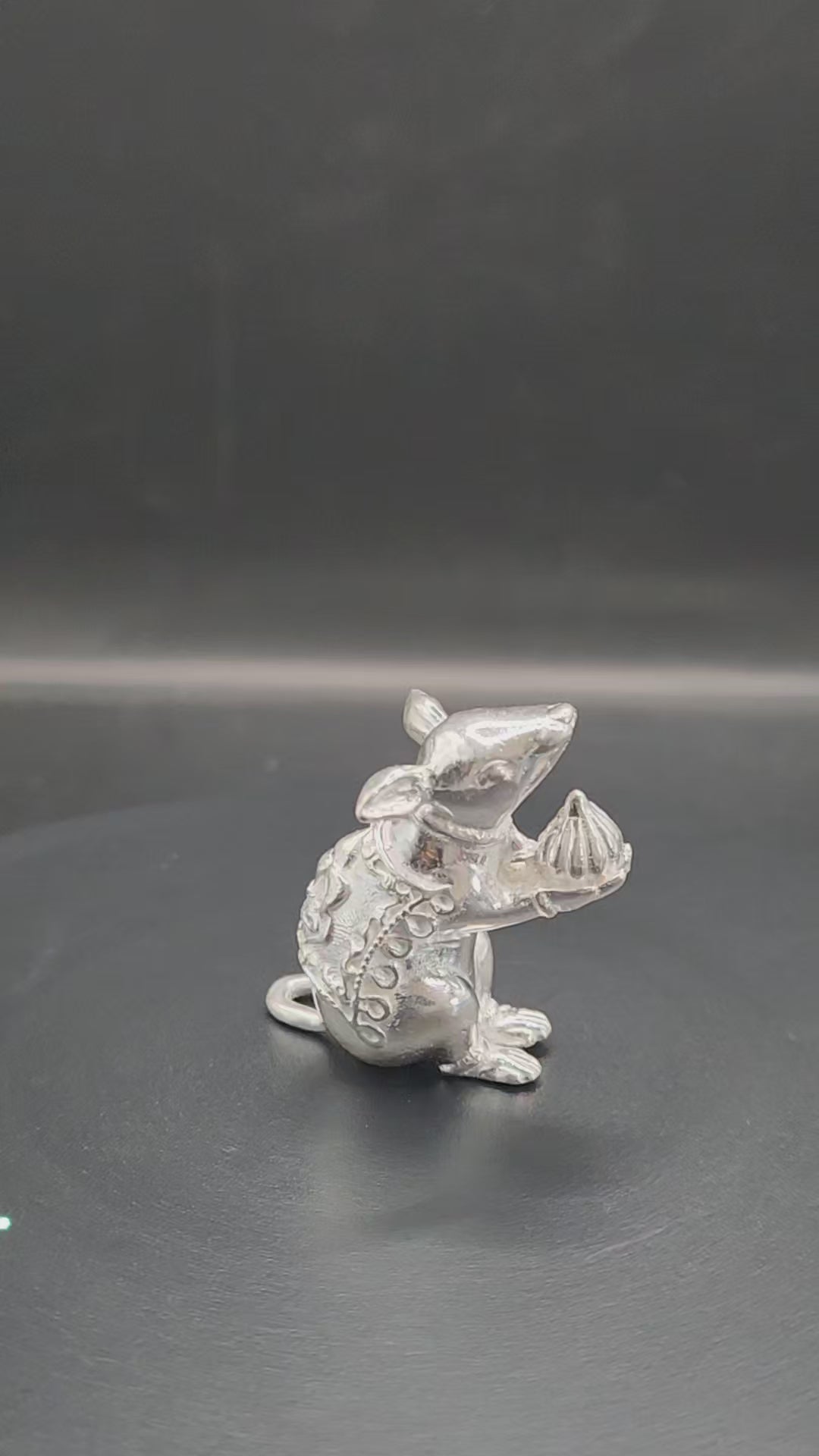 Silver Mushak Idol