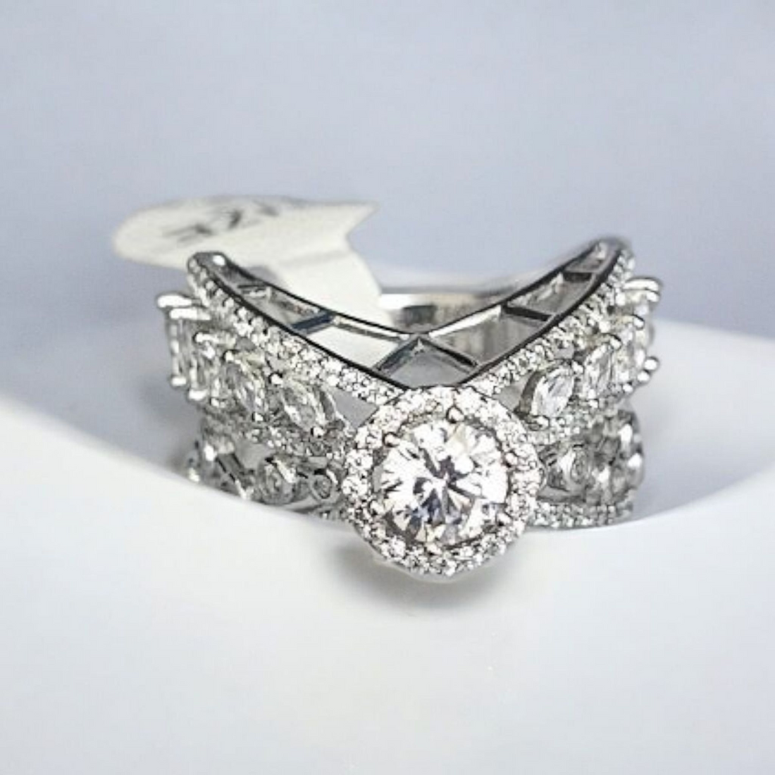 925 sterling silver big stone tower ring ,perfect for gifting or engagement ring or wedding ring.