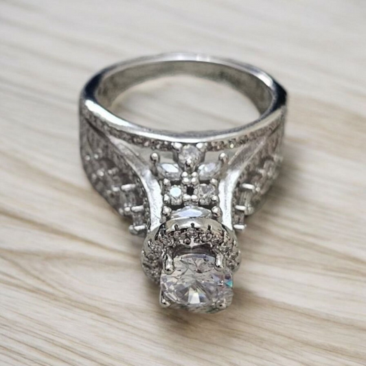 925 sterling silver big stone  tower ring ,perfect for gifting or engagement ring or wedding ring.