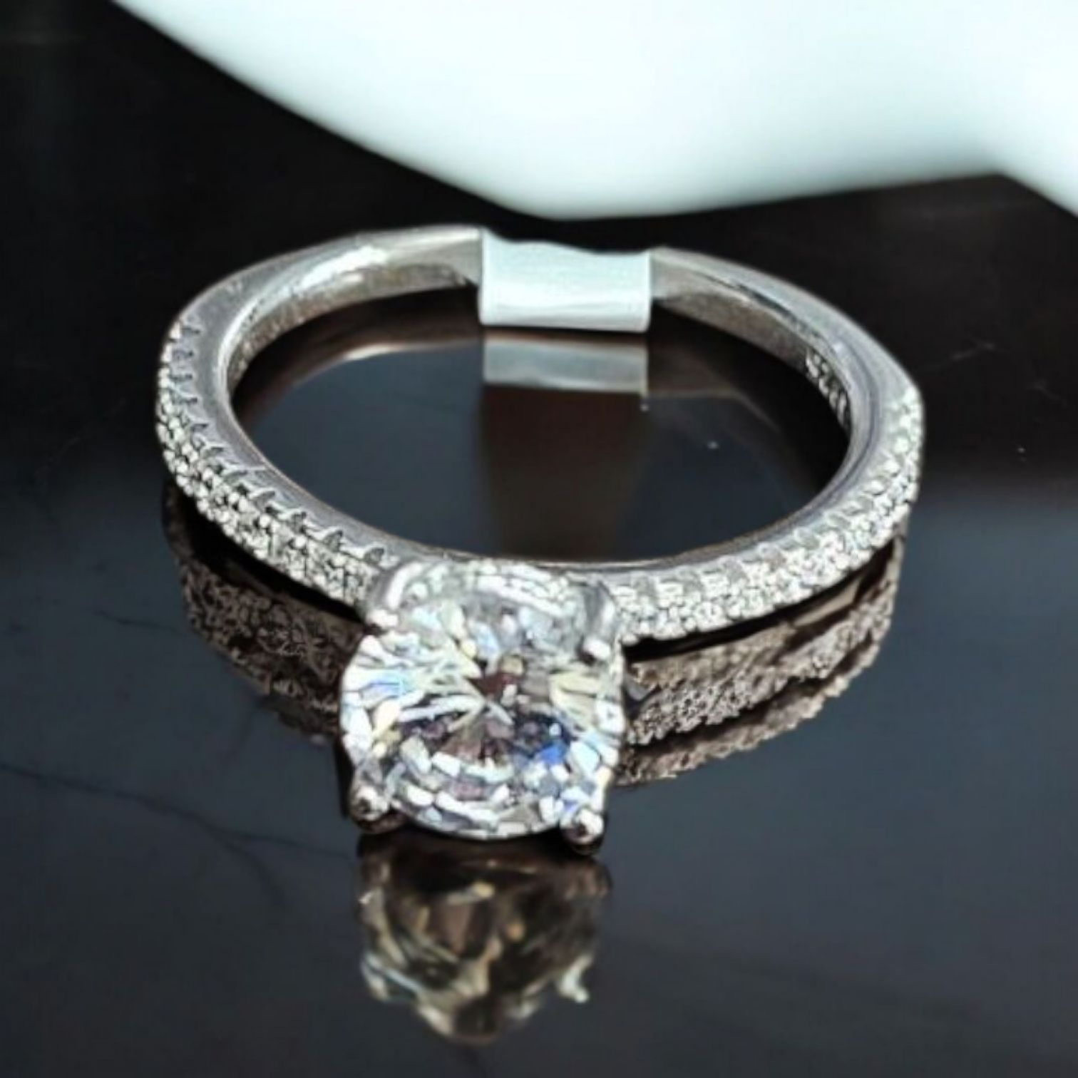 92.5 silver Single stone crt ring in zircon