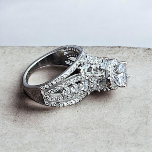 925 sterling silver big stone  tower ring ,perfect for gifting or engagement ring or wedding ring.