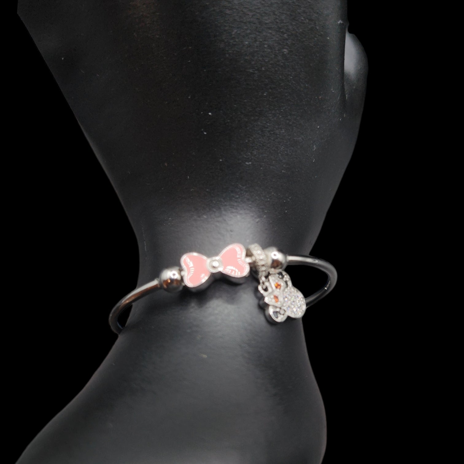 Disney Bracelet with Minnie Mouse Charm.