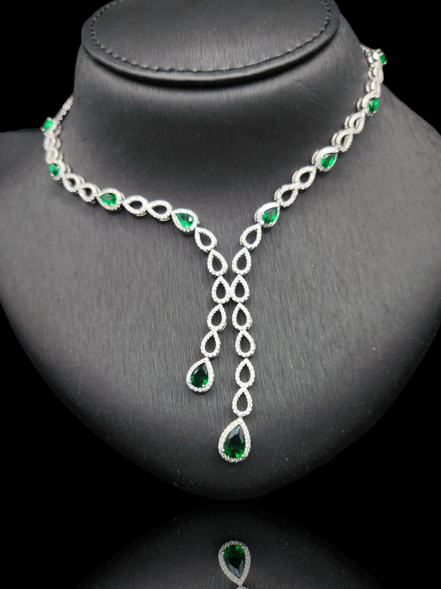 Luxury Water Drop Shape Necklace.