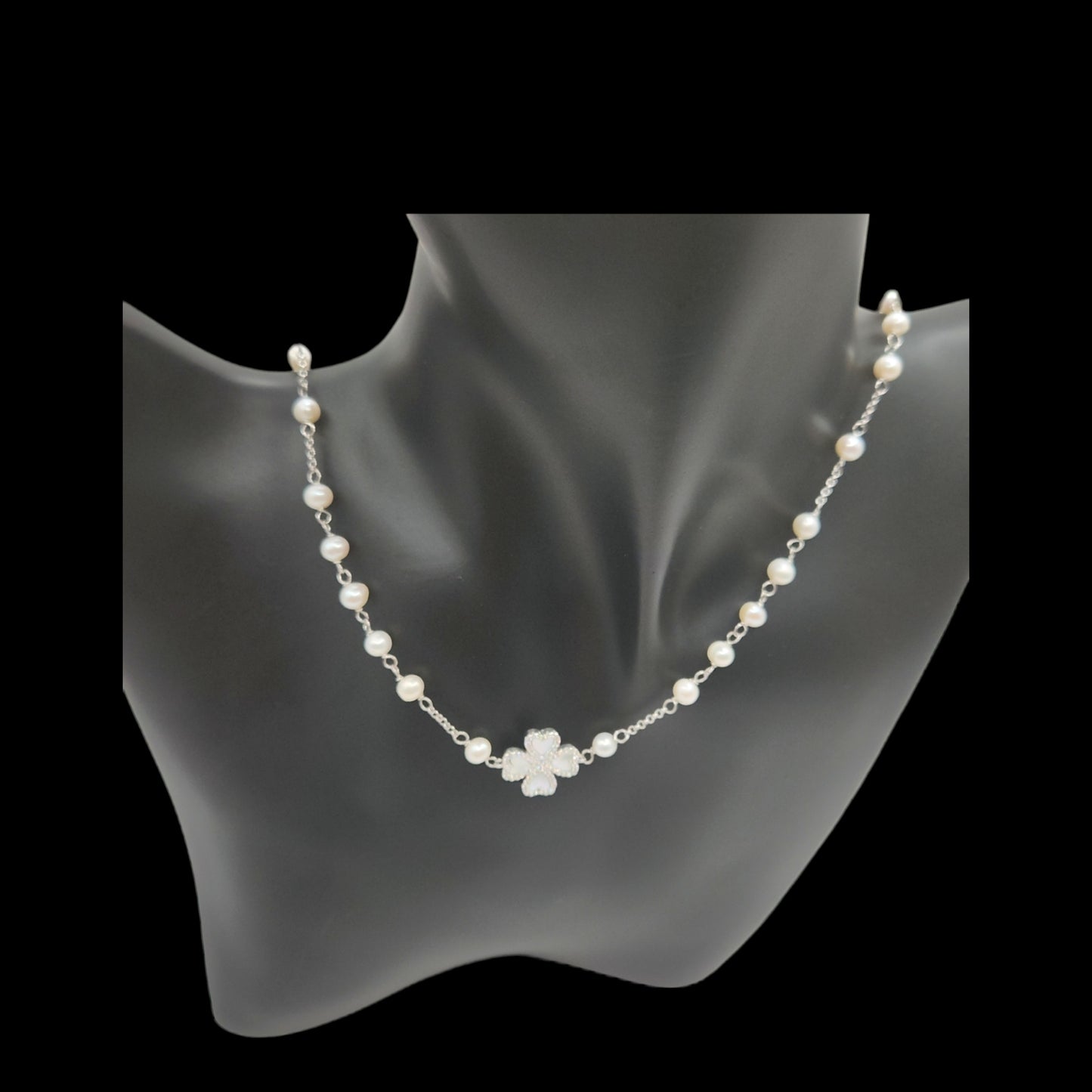 Four Clove  Leaf shape long Pearl Necklace with Drop Earrings.