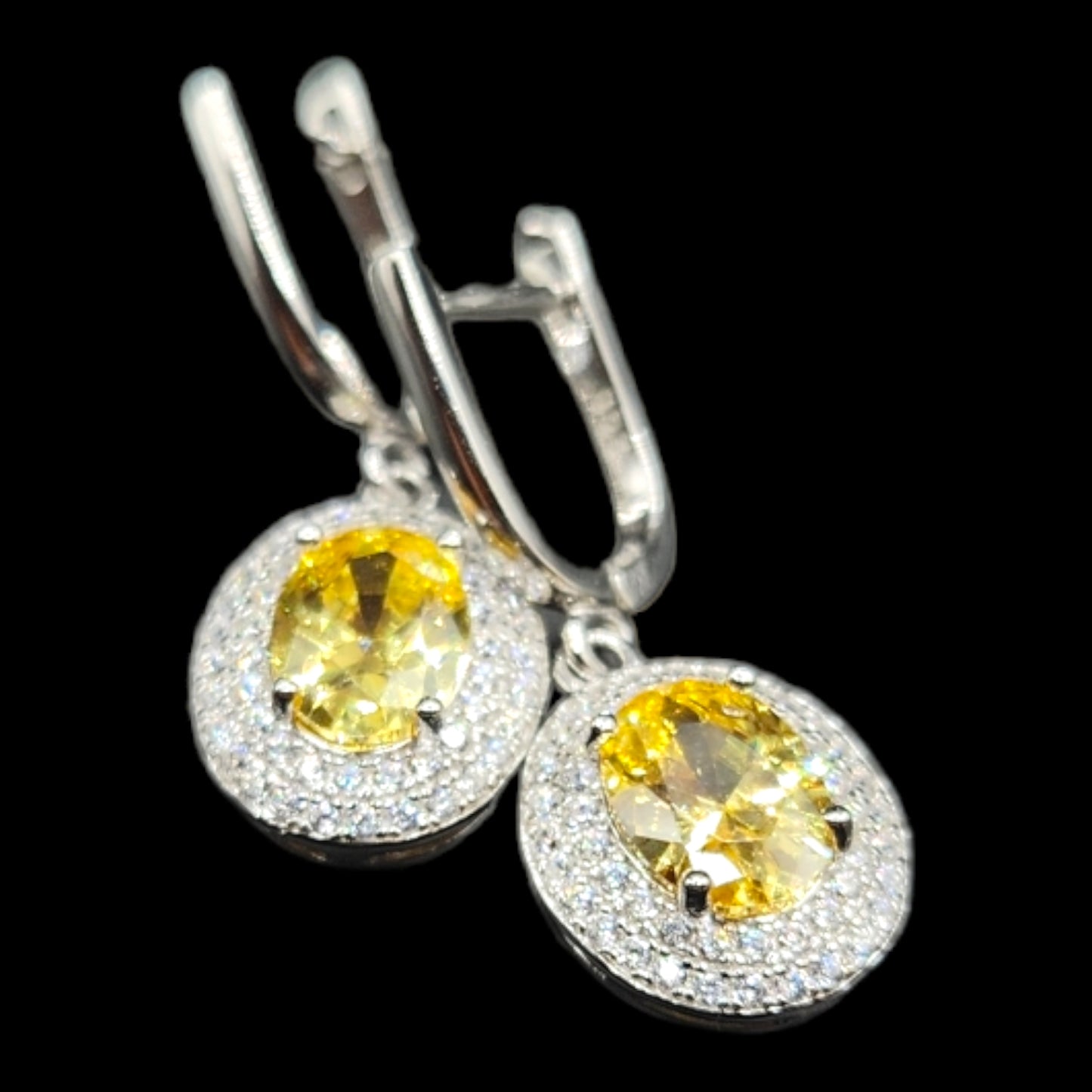 Beautiful Round pendant Earrings with Ring set