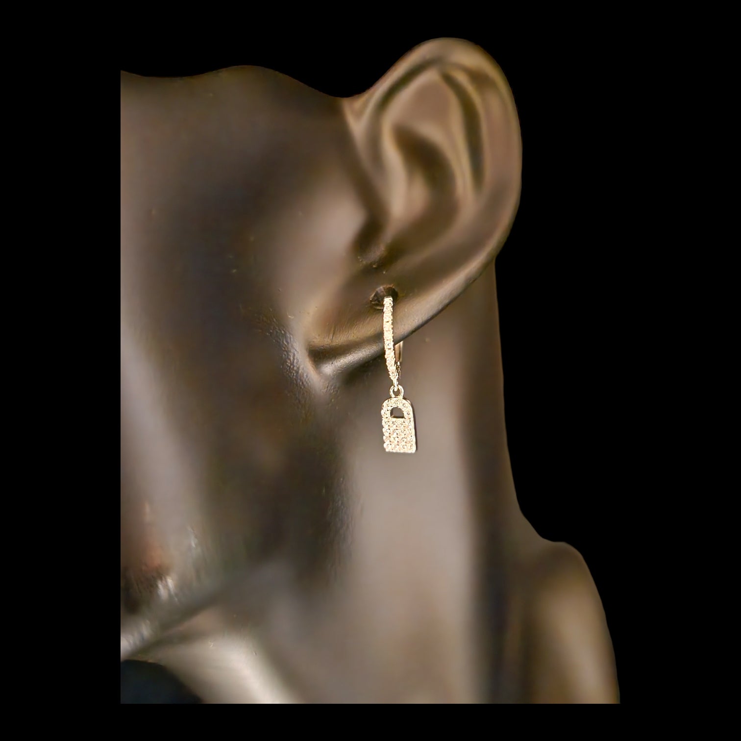 Lock Pattern hoop Earrings.