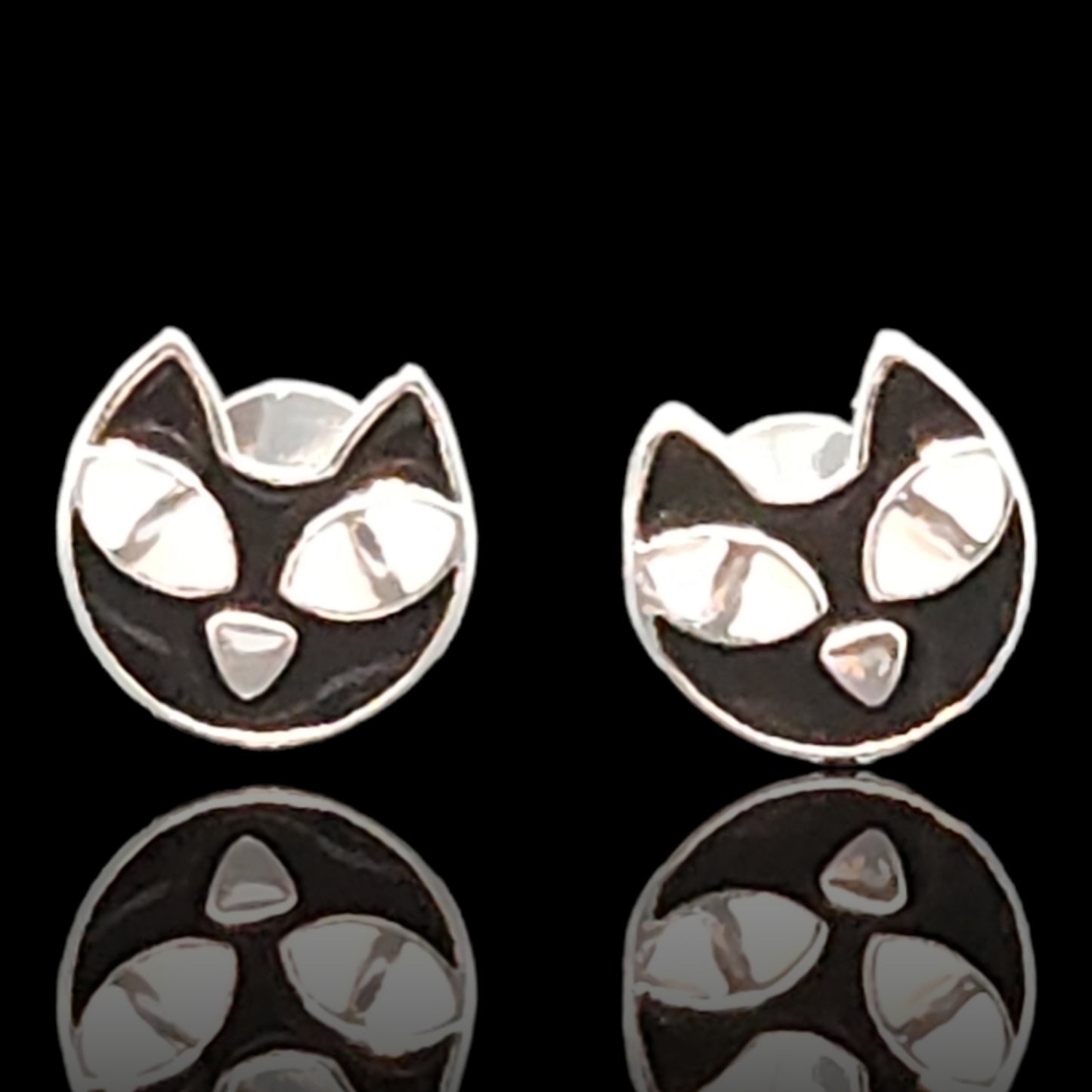 925 Sterling Silver Cat Face Stud Kids Earrings.